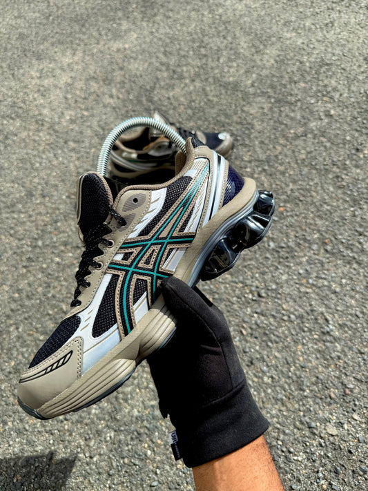 ASICS Gel-Kinetic Fluent Black Dark Taupe LUXE EN VUE 75