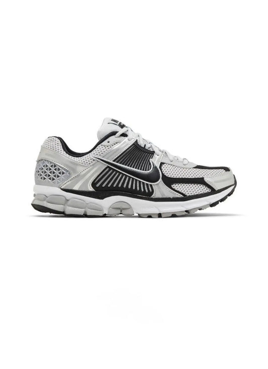 Nike Zoom Vomero 5 Metallic Silver Black LUXE EN VUE 75