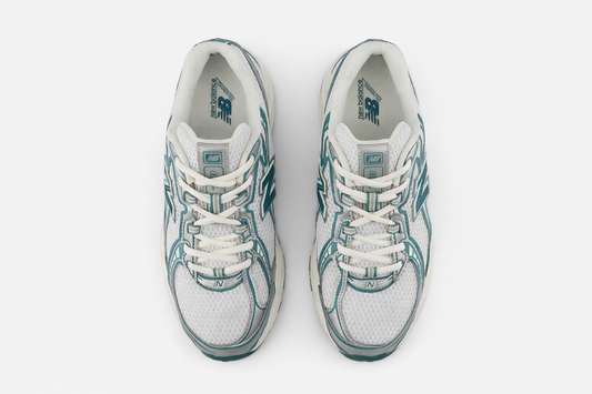 New Balance
740 V2 White
Alpine Green