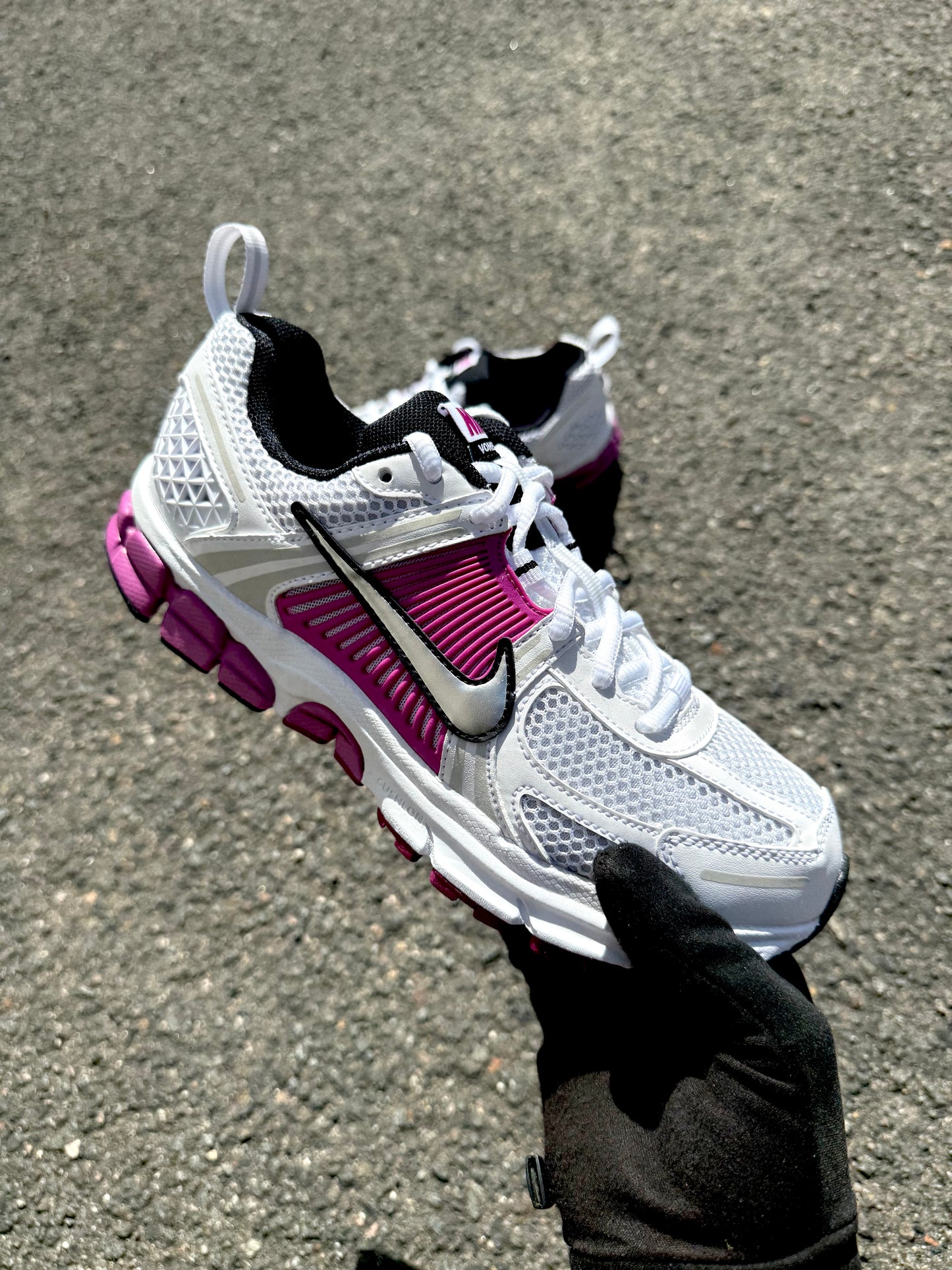Nike Zoom Vomero 5 White/Pure Platinum/Hot Fuchsia/Metallic Platinum (GS)