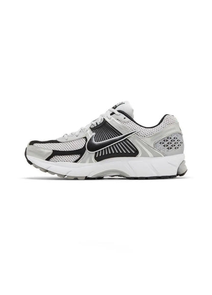 Nike Zoom Vomero 5 Metallic Silver Black LUXE EN VUE 75