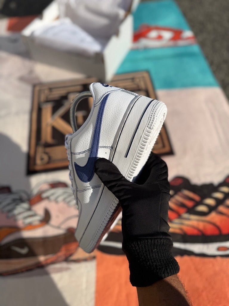 Nike Air Force 1 LV8