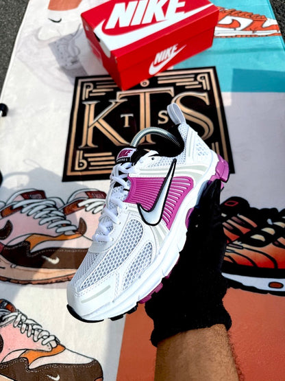 Nike Zoom Vomero 5 White/Pure Platinum/Hot Fuchsia/Metallic Platinum (GS)