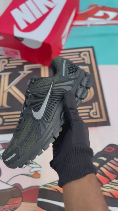 Nike Zoom Vomero 5 Black Sequoia